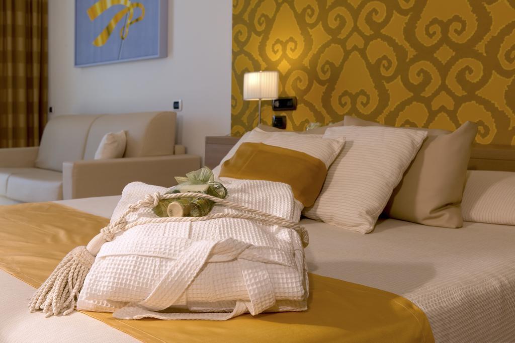 Hotel I Ginepri มาริน่า เด กาสตาเนโก การ์ดูชี ห้อง รูปภาพ