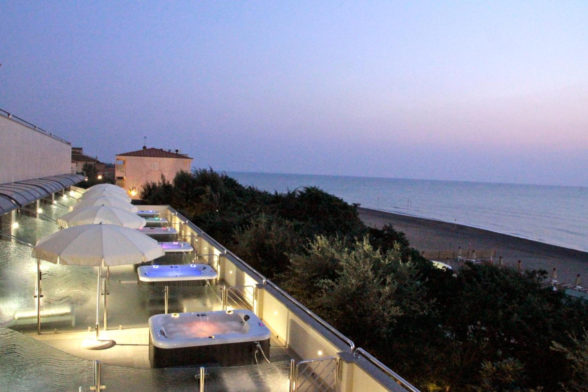 Hotel I Ginepri มาริน่า เด กาสตาเนโก การ์ดูชี ภายนอก รูปภาพ