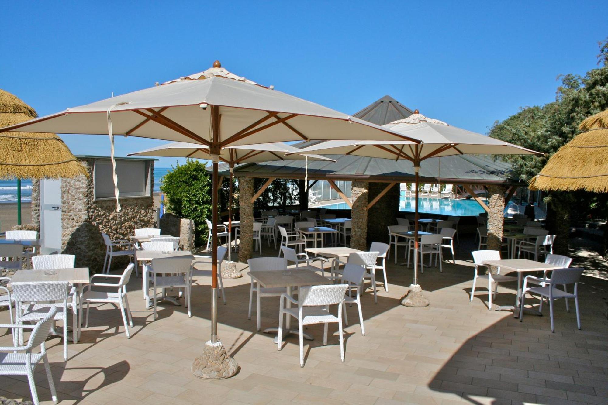 Hotel I Ginepri มาริน่า เด กาสตาเนโก การ์ดูชี ภายนอก รูปภาพ