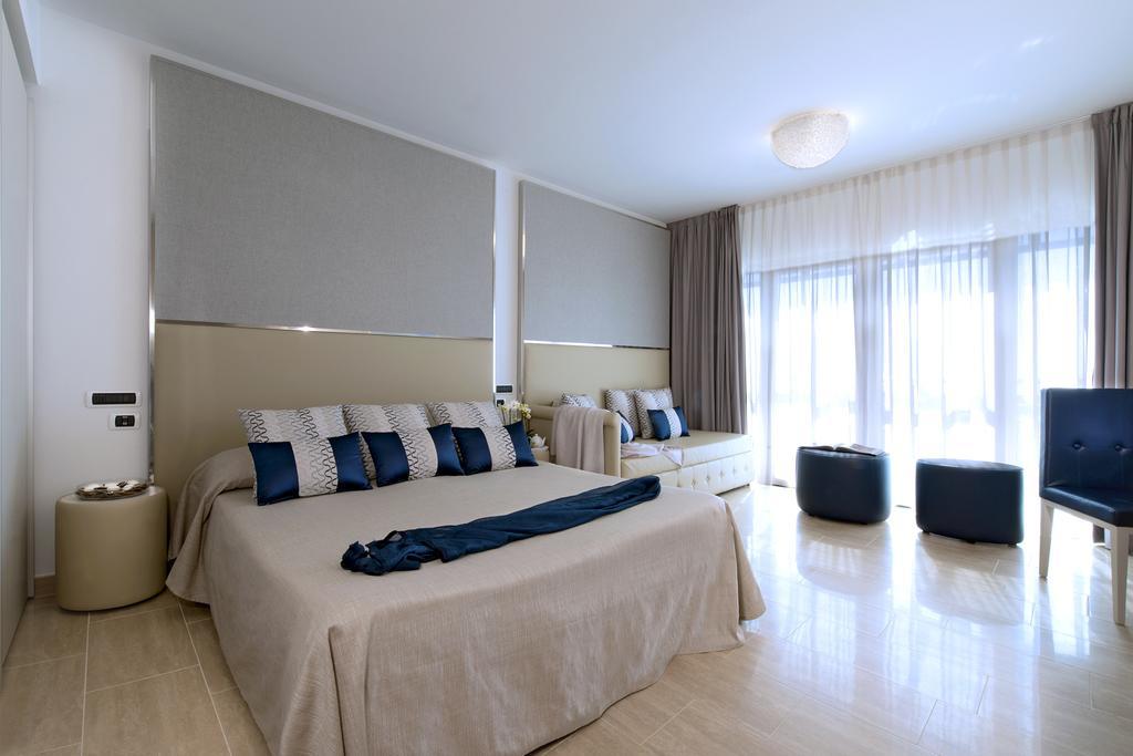 Hotel I Ginepri มาริน่า เด กาสตาเนโก การ์ดูชี ภายนอก รูปภาพ