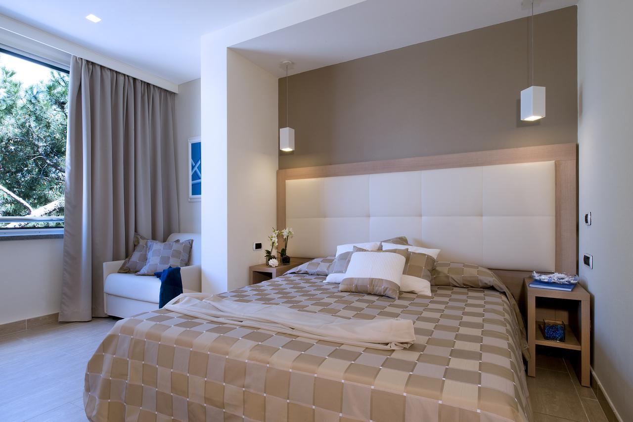 Hotel I Ginepri มาริน่า เด กาสตาเนโก การ์ดูชี ภายนอก รูปภาพ